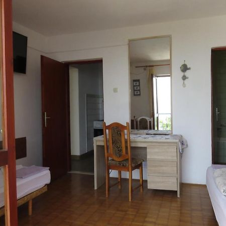 Apartments Feral Baška Voda Eksteriør bilde