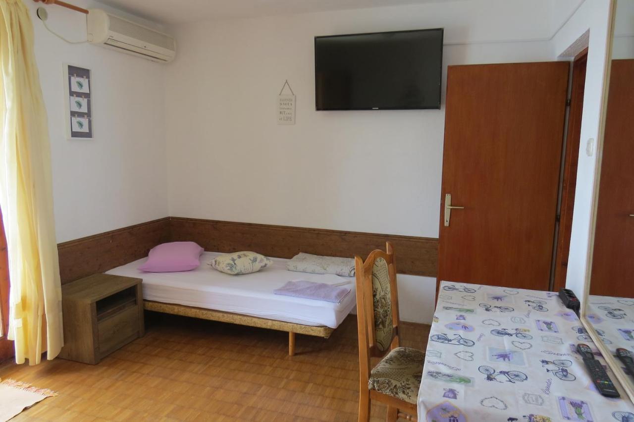 Apartments Feral Baška Voda Eksteriør bilde