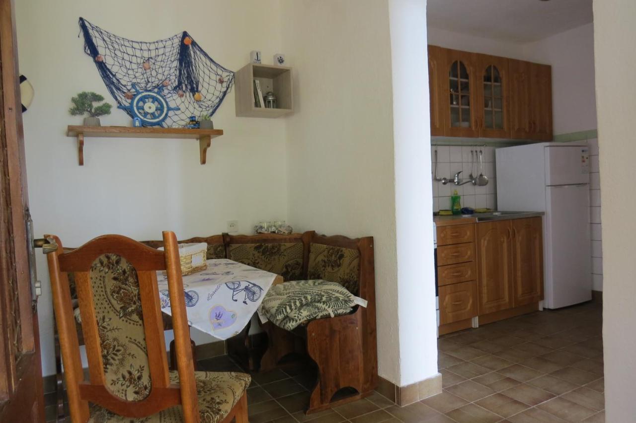 Apartments Feral Baška Voda Eksteriør bilde