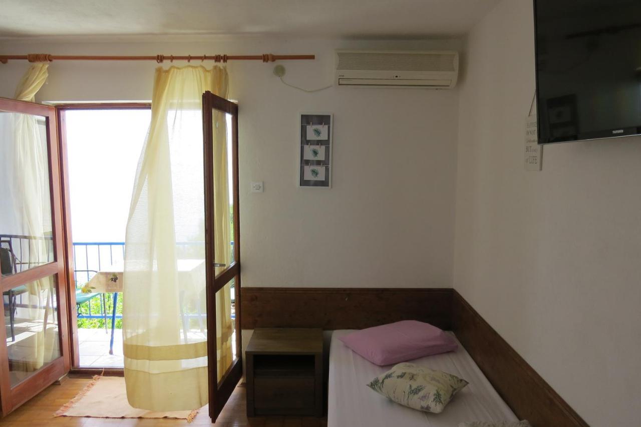 Apartments Feral Baška Voda Eksteriør bilde